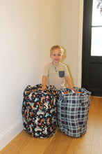 Load image into Gallery viewer, Navy plaid napmat