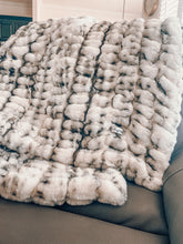 Load image into Gallery viewer, Husky milan