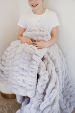 Load image into Gallery viewer, Sugar plum Milan
